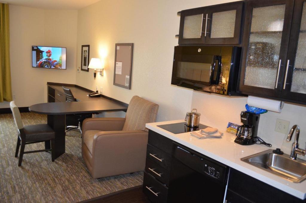 Candlewood Suites Saint Joseph By Ihg Luaran gambar